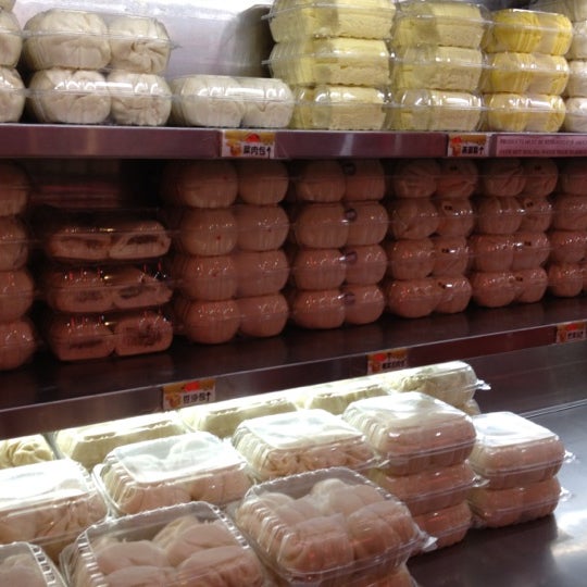 Golden Steamer Bakery in Chinatown