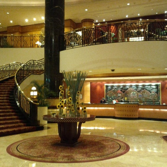 Sheraton Surabaya Hotel & Towers - Hotel in Surabaya