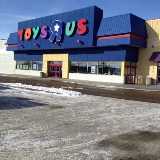 Toys"R"Us Calgary Trail South 3 tips from 421 visitors