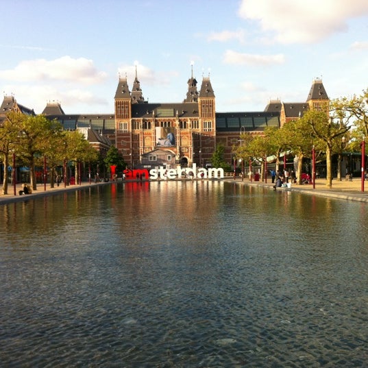 Where's Good? Holiday and vacation recommendations for Amsterdam, Netherlands. What's good to see, when's good to go and how's best to get there.