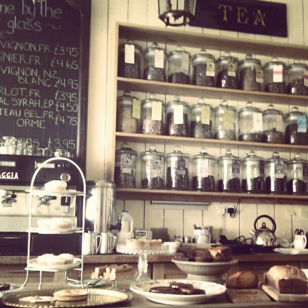 Le Chandelier Tea Room In East Dulwich