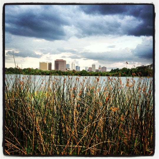 Lake Ivanhoe Lake in North Orange