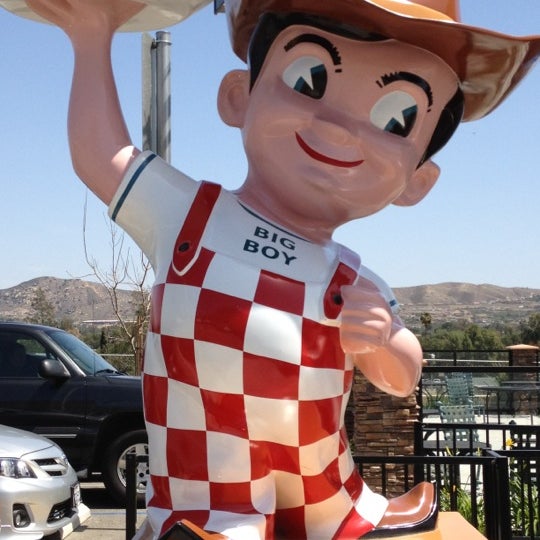 Bob's Big Boy American Restaurant in Norco