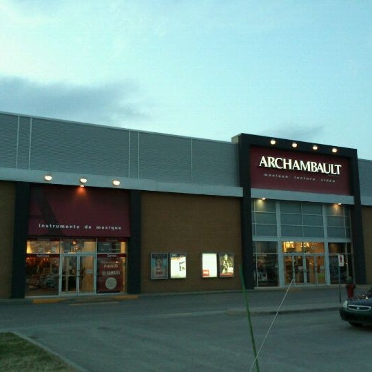 Archambault Bookstore in Québec