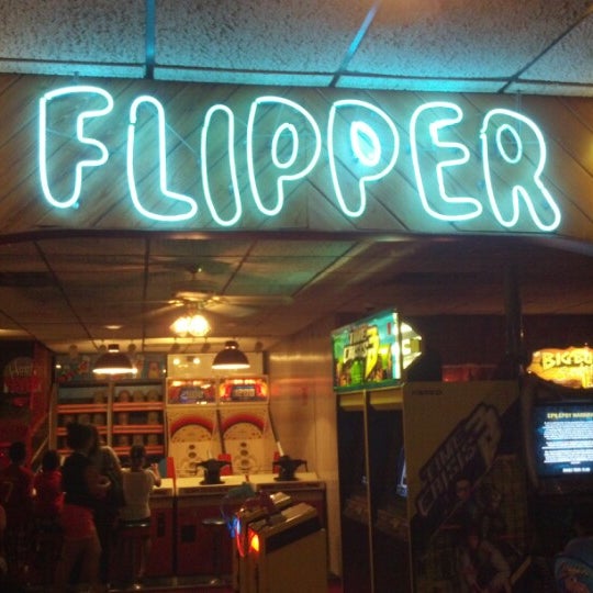 Flipper Mccoys Arcade in Oceanfront
