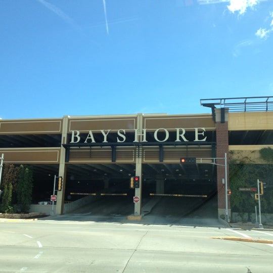ipic bayshore mall