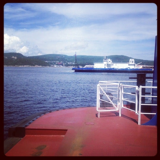 Traverse Baie Boat or Ferry