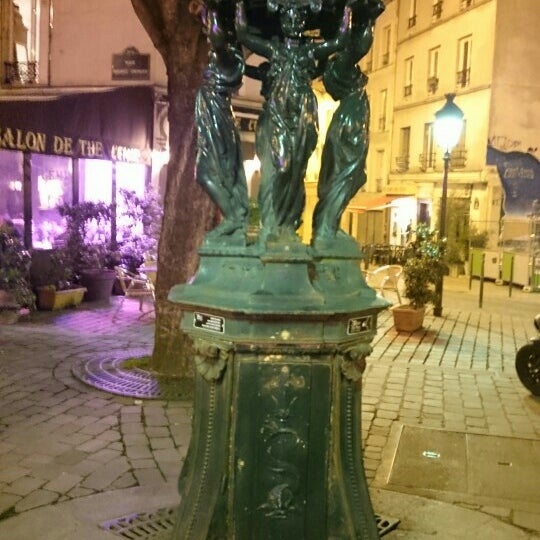Place Maurice Chevalier