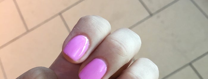 Kim Kardashian S Nail Salon Of Choice And 7 More L A Mani Pedi Join Our