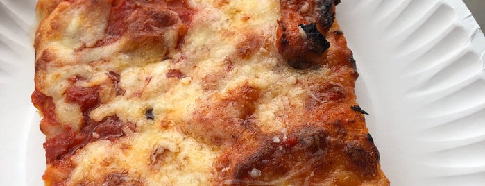 Dino's Tomato Pie is one of Locais salvos de Ulysses.