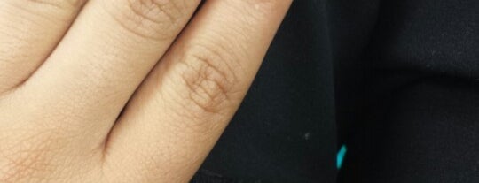 Nailart 6 Houston Nail Artists That Will Keep Your Nails On Nail Technicians Need Licenses Before They Can Go To Work