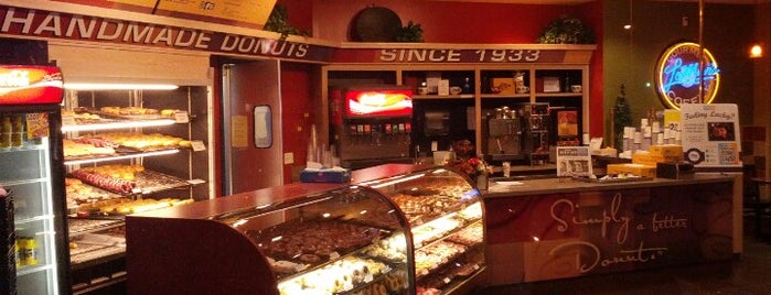 The 15 Best Places For Donuts In Kansas City Lamar S Donuts And Coffee Is One Of The 15 Best Places For In Kansas City