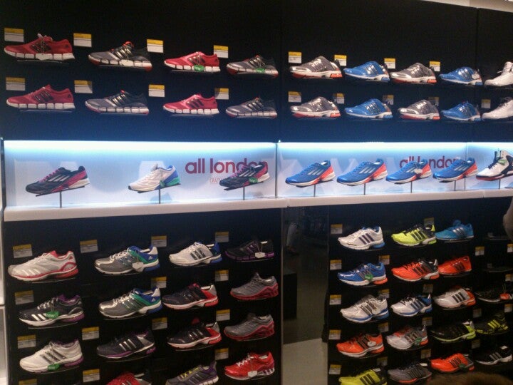 adidas san ysidro outlet