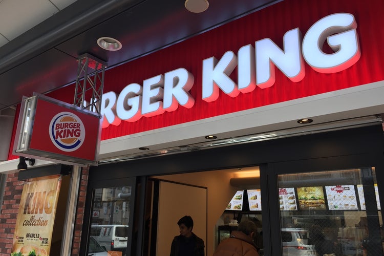 大阪 バーガー キング 「移転先を紹介して」客にまさかの呼びかけ バーガーキングの「閉店告知」が斬新だと話題に: