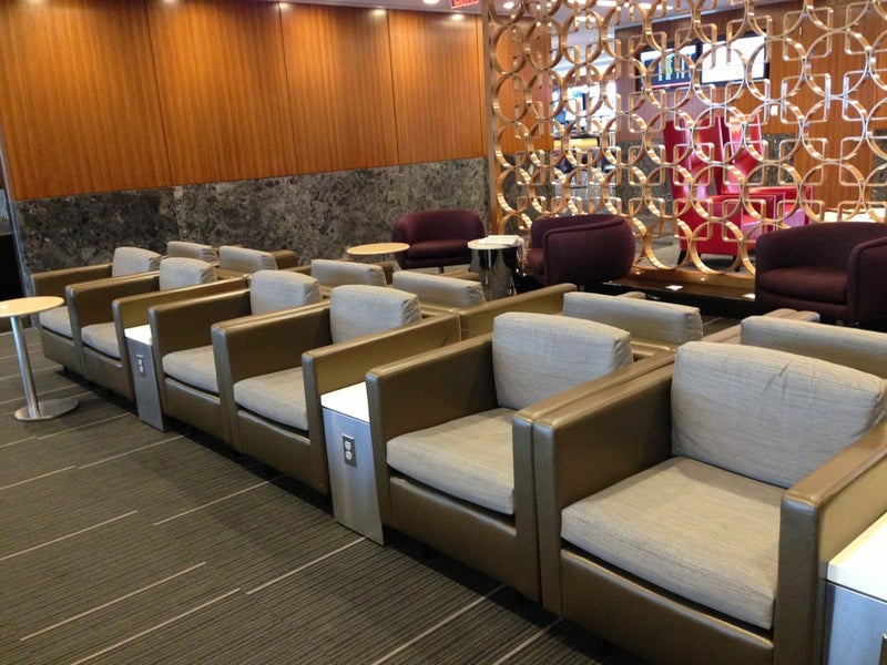 American Airlines Admirals Club - New York, NY - La Guardia ...