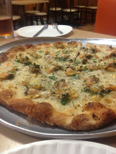 Man vs food clams casino pizza