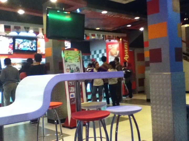 Order At Kfc Via Rechargeadda Earn Rs 22 Adda Freecash Kfc Best Fast Food Fast Food Chains