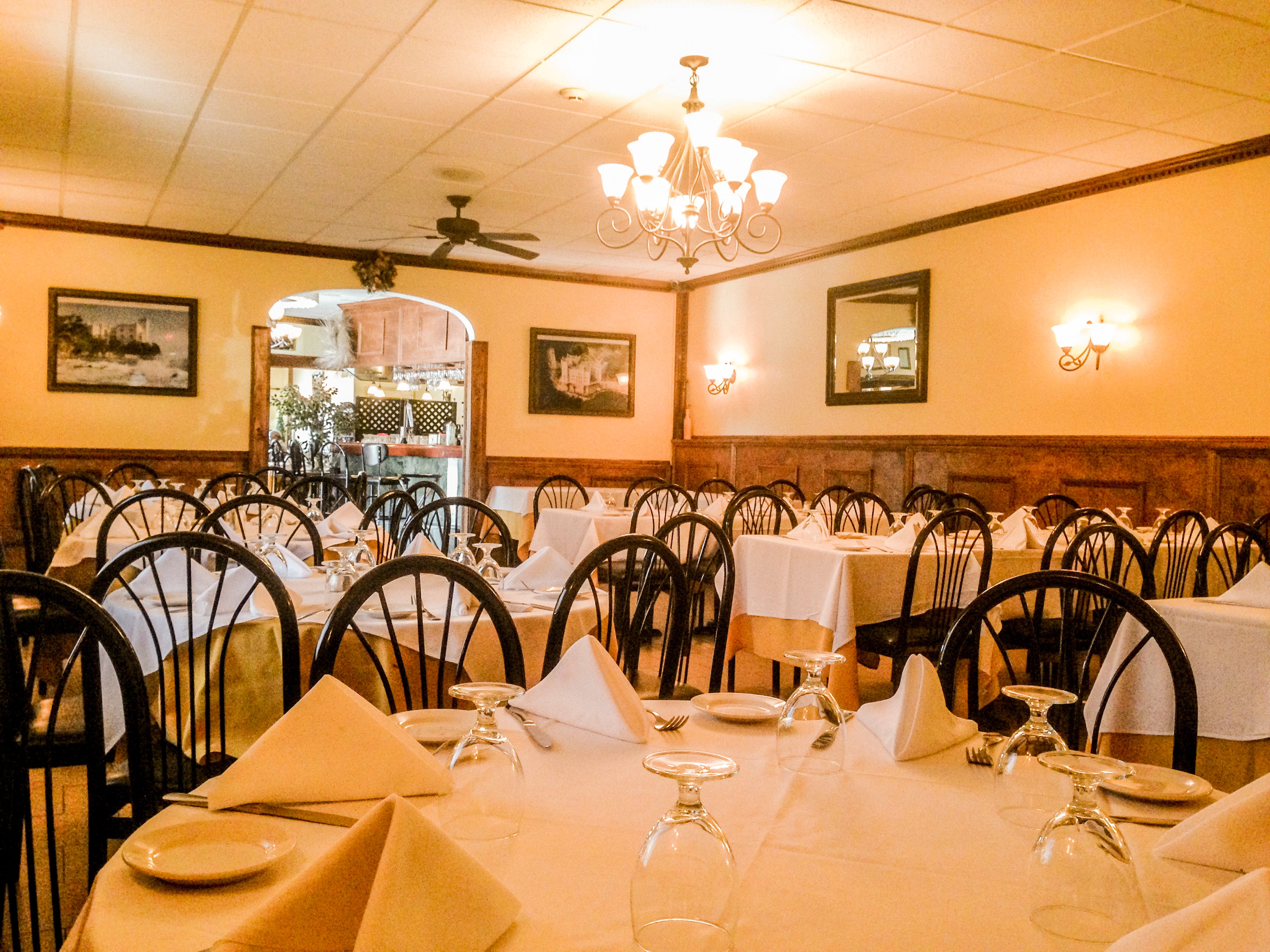 Rini S Restaurant Wine Bar In Elmsford Pa Reviews On Winnie Kids