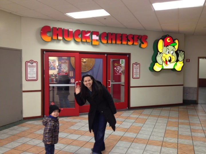 Chuck E. Cheese's in Long Island City Parent Reviews on Winnie