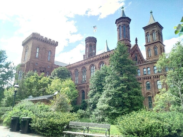 Photo of Smithsonian Institution Building