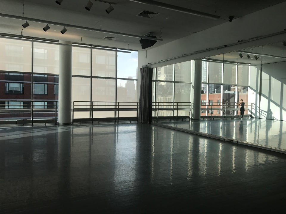 Photo of Alvin Ailey American Dance Theater