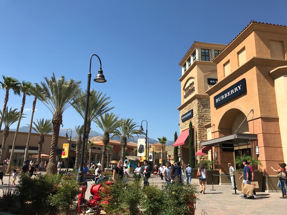 Burberry outlet palm springs sale