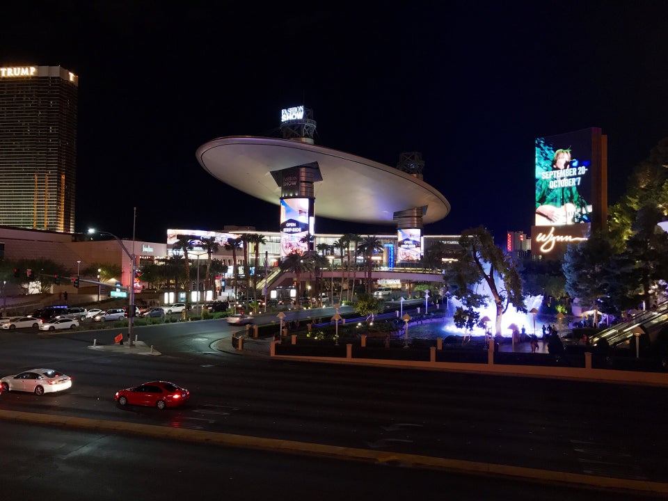 Las Vegas North Premium Outlets reviews, photos - The Strip - Las Vegas -  GayCities Las Vegas