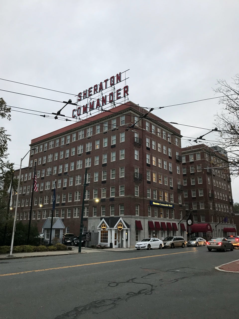 Photo of Sheraton Commander Hotel