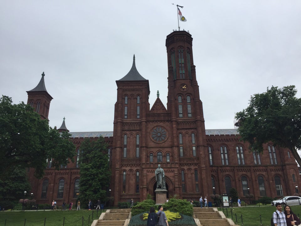 Photo of Smithsonian Institution Building