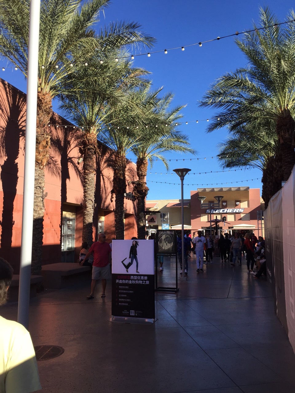 Las Vegas North Premium Outlets - Off the Strip 