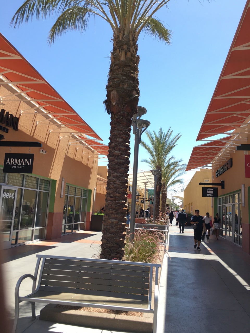 THE NORTH FACE LAS VEGAS NORTH PREMIUM OUTLETS - 11 Photos & 28 Reviews -  525 S Grand Central Pkwy, Las Vegas, Nevada - Outdoor Gear - Phone Number -  Yelp