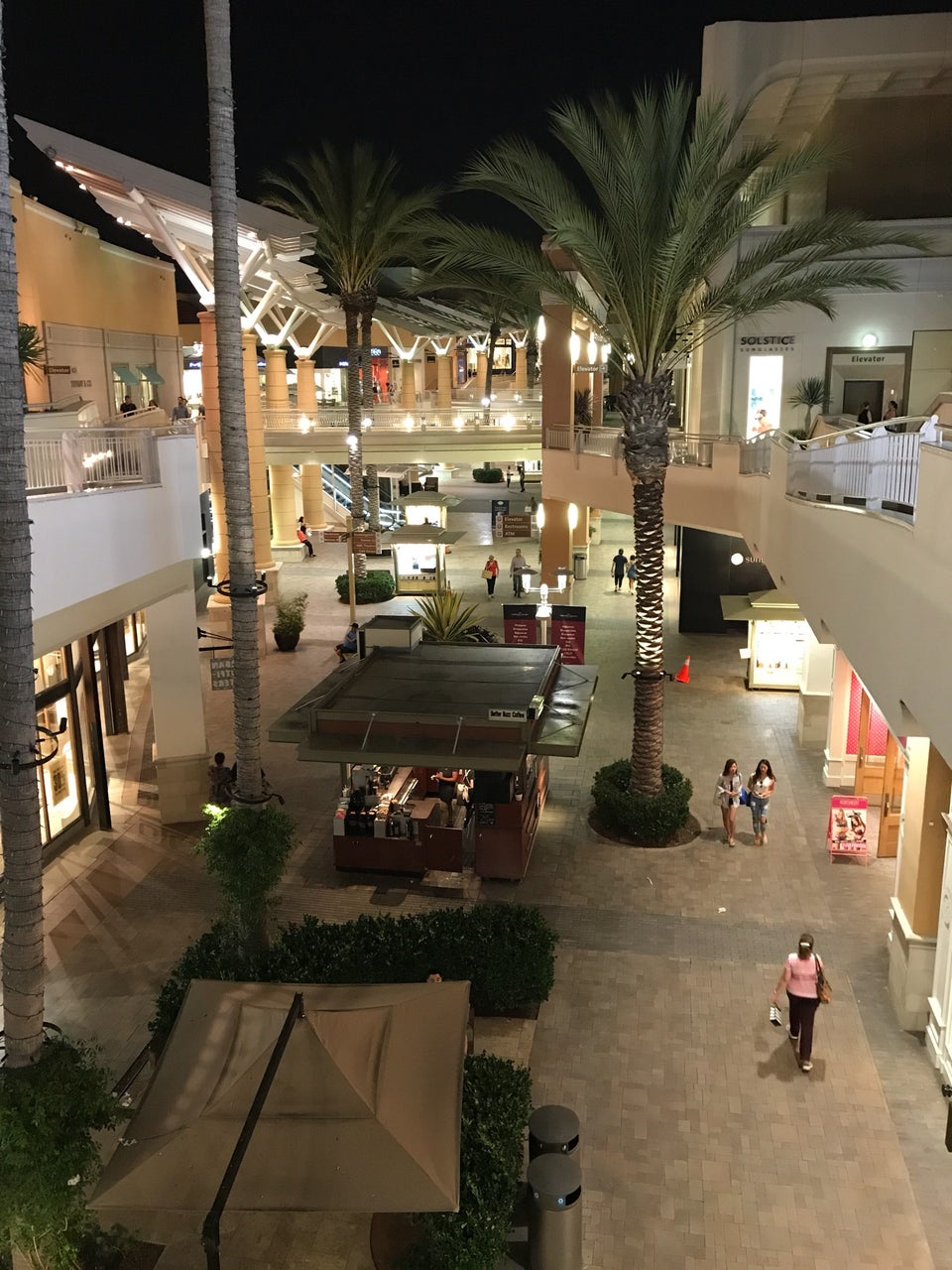 About Fashion Valley - A Shopping Center in San Diego, CA - A