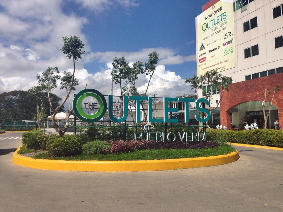 The Outlets at Pueblo Verde