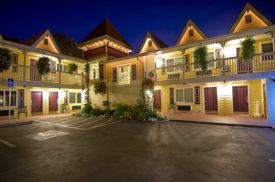 Photo of Silverton Inn & Suites