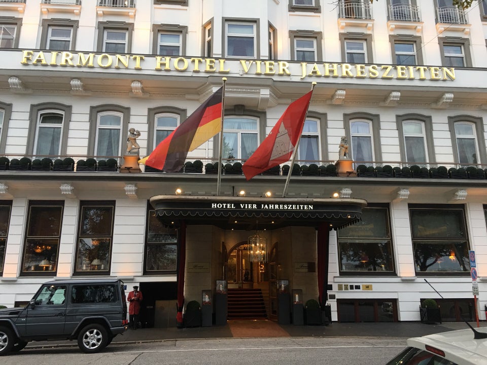 Photo of Fairmont Hotel Vier Jahreszeiten