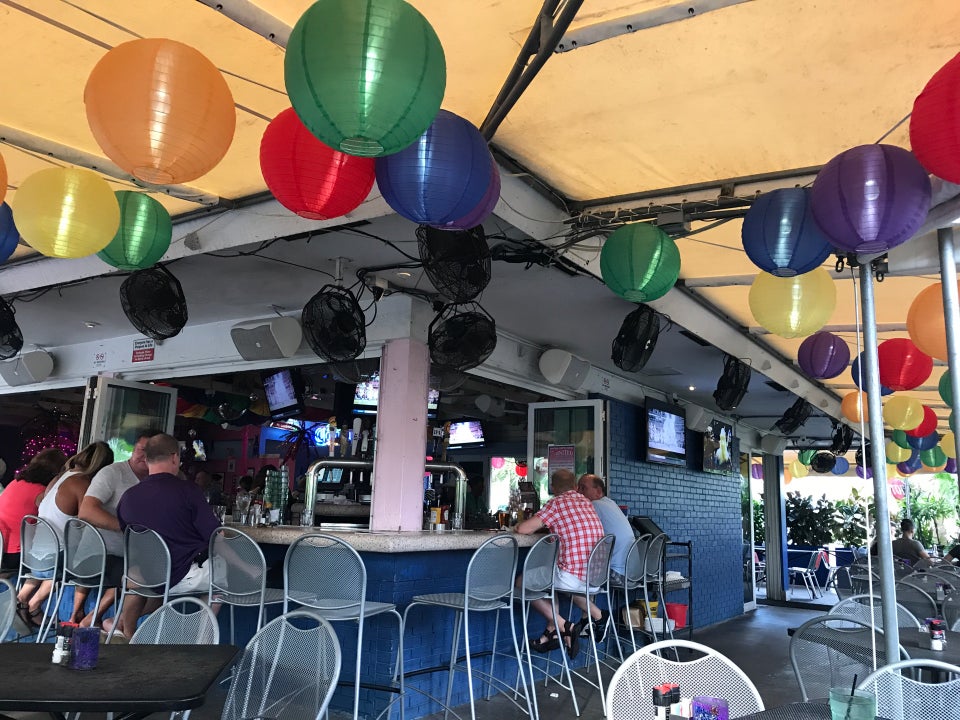 Rosie's Bar & Grill Photos - GayCities Fort Lauderdale