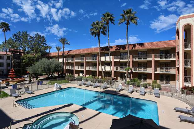 Photo of DoubleTree Suites by Hilton Hotel Tucson Airport