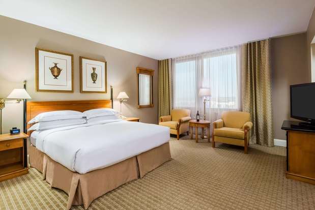 Photo of Hilton Indianapolis Hotel & Suites