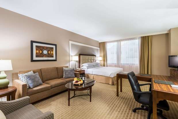 Photo of Hilton Indianapolis Hotel &amp; Suites