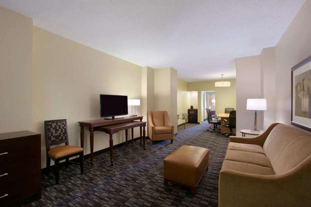 Photo of Embassy Suites New Orleans - Convention Center