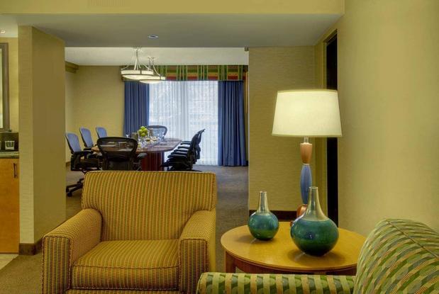 Photo of Embassy Suites by Hilton Phoenix Biltmore