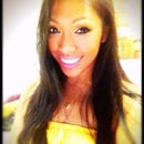 Textio Employee Rhodette Zuñiga's profile photo